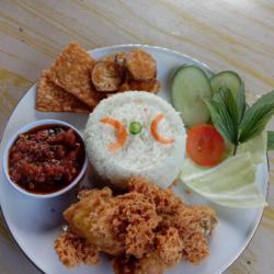 Ayam Paha Kremes Nasi Tempe Terong Crispy Sambel Lalap