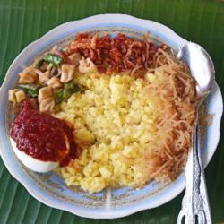 Nasi Kuning Gurih   Telur