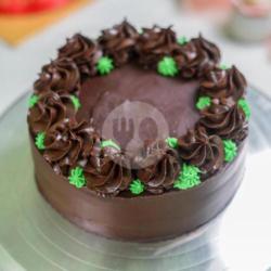 Chocolate Cake With Topping