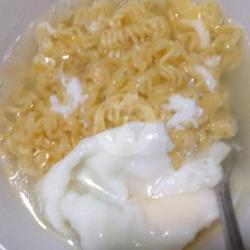 Indomie Rebus Satu Telur Keju