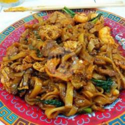 Kwetiaw Goreng Ikan Asin