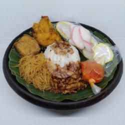 Nasi Uduk Ayam Goreng Perkedel