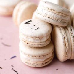 Earl Grey Chocolate Macaron