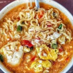 Mie Kuah Kare Pedas Telur Es Teh Poci