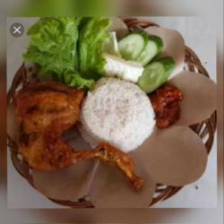 Pecel Ayam Goreng Paha Spesial   Nasi