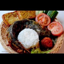 Paket Rame 5 Porsi Nasi Pecel Lele Tahu Tempe