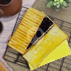 Roti Bakar Vanilla Blueberry