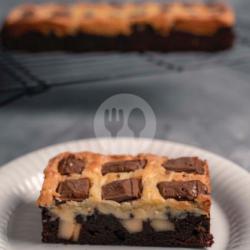 Silvercheese Brownies (slice)