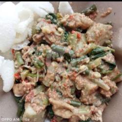 Rujak Lontong/ Rujak Sayur