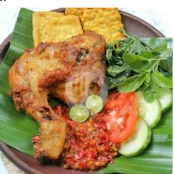 Ayam Penyet Plus Nasi