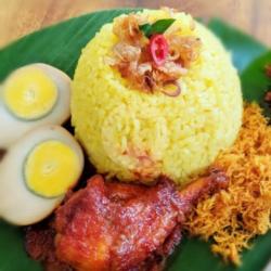 Nasi Kuning Banjar Ayam Telur