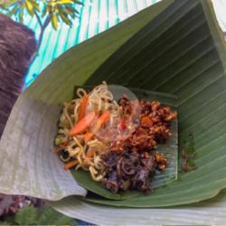 Nasi Jinggo Cumi Sambel Mbe