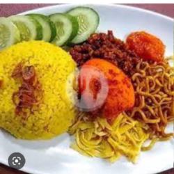 Nasi Kuning Telur Balado