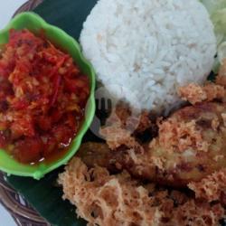 Paket Komplit Bebek Penyet Sambel Korek