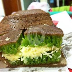 Pandan Pisang Keju Kacang