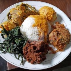 Nasi   Rendang   Perkedel   Telur  Tahu  Tempe  Sayur