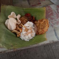 Nasi Uduk Plus Gorengan