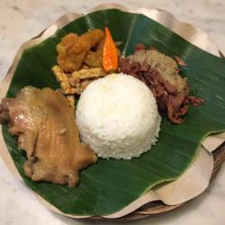 Nasi Gudeg Gending Ayam (paha Atas)