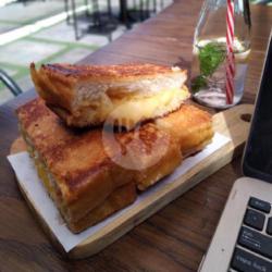 Roti Bakar Kaya