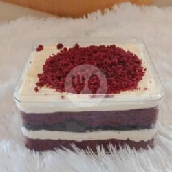 Redvelvet Dessert Box