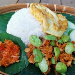 Sego Telor Dadar Dan Orek Tempe Pedes