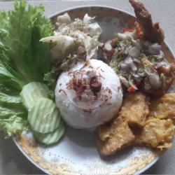 Ayam Penyet Sambal Matah Komplit