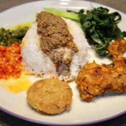 Paket Nasi Ayam Goreng Dan Pergedel Kentang