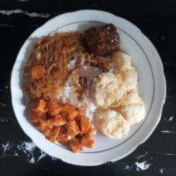 Nasi Uduk Semur Tahu