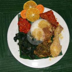 Nasi   Ay Gulai   Tempe   Sayur   Sambal