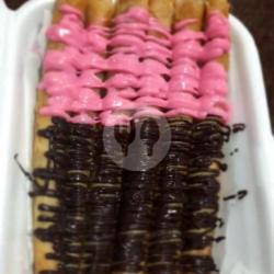 Banana Roll Toping Coklat Strobery