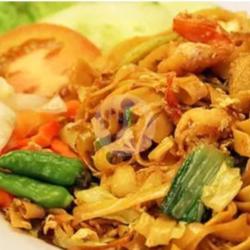 Kwetiau Goreng Biasa Ayam   Bakso   Sayuran   Telur Dicampr