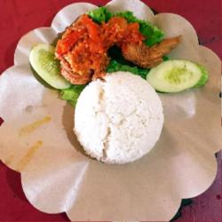 Ayam Geprek   Nasi  Sambel  Lalapan