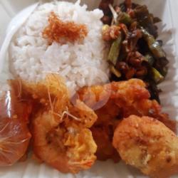 Nasi Putih Tumis Kcg Pjg Mix Tempe Dadar Jagung Peyek Udang Rempag Tahu