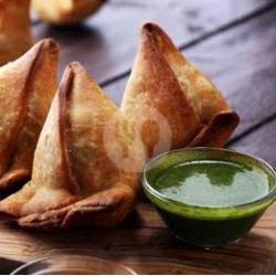 Veg Samosa ( 4 Pcs )