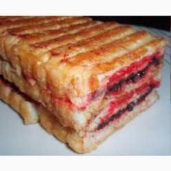 Roti Bakar Strawberry Lumer Toping Keju