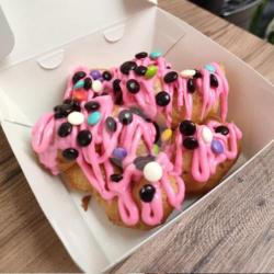 Donat Lukumades Strawberry