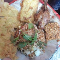 Nasi Pecel Ayam Tempe Goreng Tepung