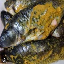 1 Ekor Ikan Mas Bumbu Kuning Siap Masak