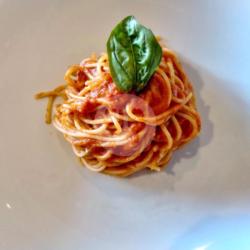 Spaghetti Pomodoro E Basilico