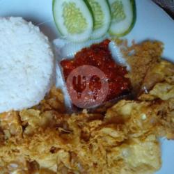 Nasi,tempe Tahu Kremes