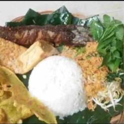 Nasi Urap Lele Gr