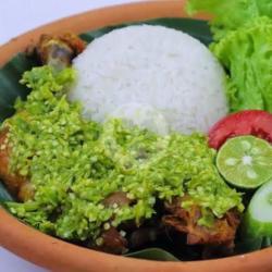 Nasi Ayam Goreng Wangi Maknyos