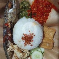 Nasi Pindang Balado  Tahu/tempe Goreng Dan Kubis Goreng