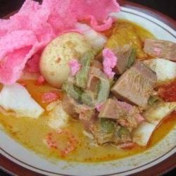 Ketupat Sayur   Tahu   Telor Ceplok