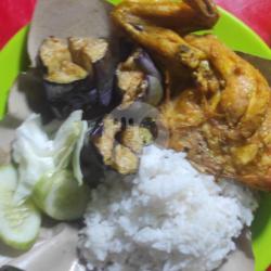 Nasi Ayam Dada Terong Goreng Bumbu Pedas