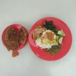 Nasi Ikan Mujahir Goreng