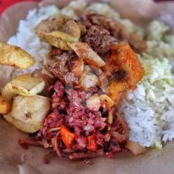 Nasi Lawar Merah