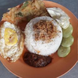 Nasi Serundeng Telur