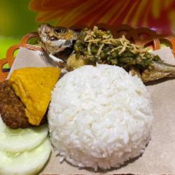 Nasi Gembung Cabe Hijau   Teh Manis Dingin