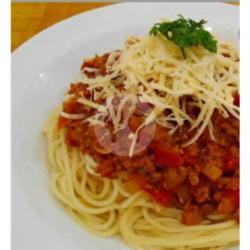 Spaghetti Bolognes Keju Parut